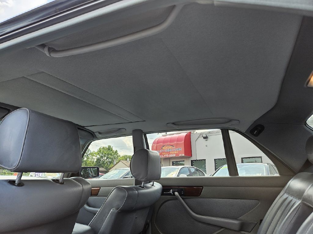 1987 Mercedes-Benz 420-Class Image 35