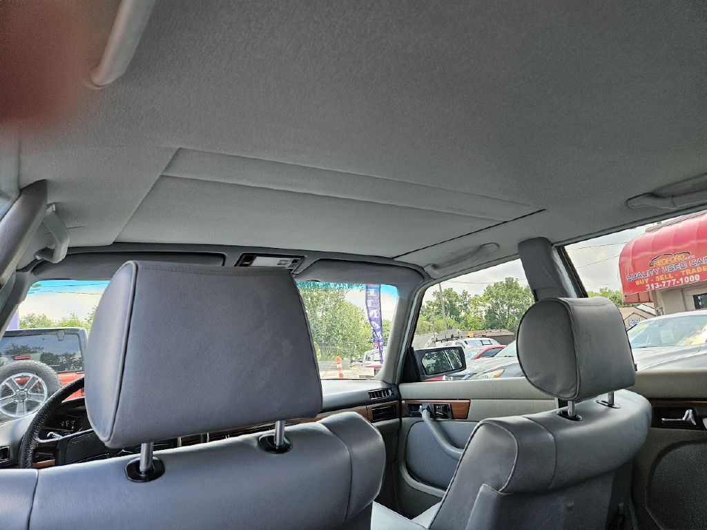 1987 Mercedes-Benz 420-Class Image 36