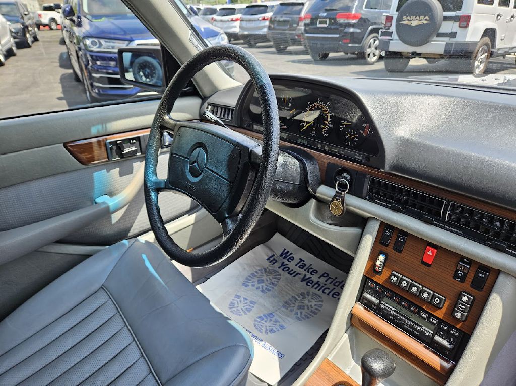 1987 Mercedes-Benz 420-Class Image 43