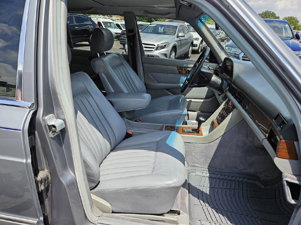 1987 Mercedes-Benz 420-Class Image 45