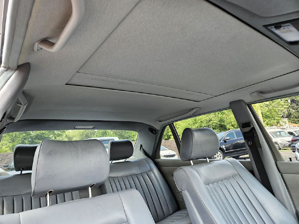 1987 Mercedes-Benz 420-Class Image 46