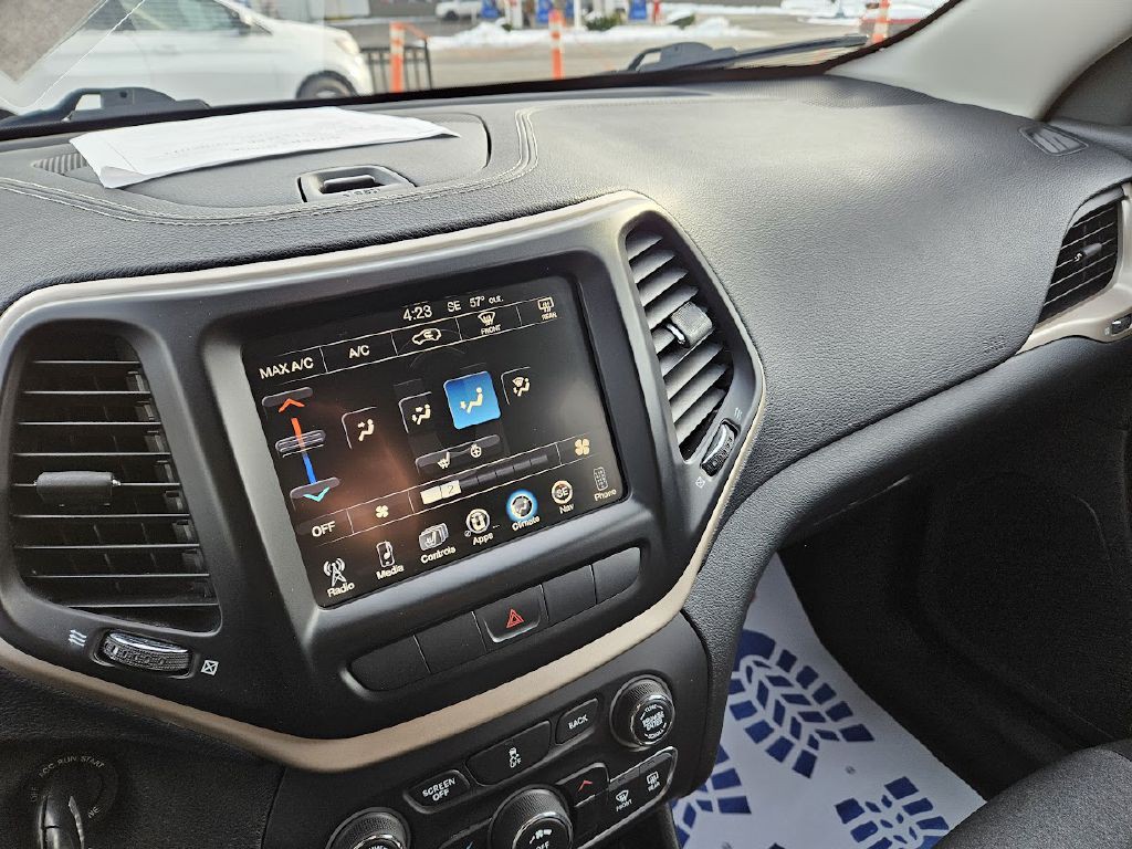 2014 Jeep Cherokee Image 30