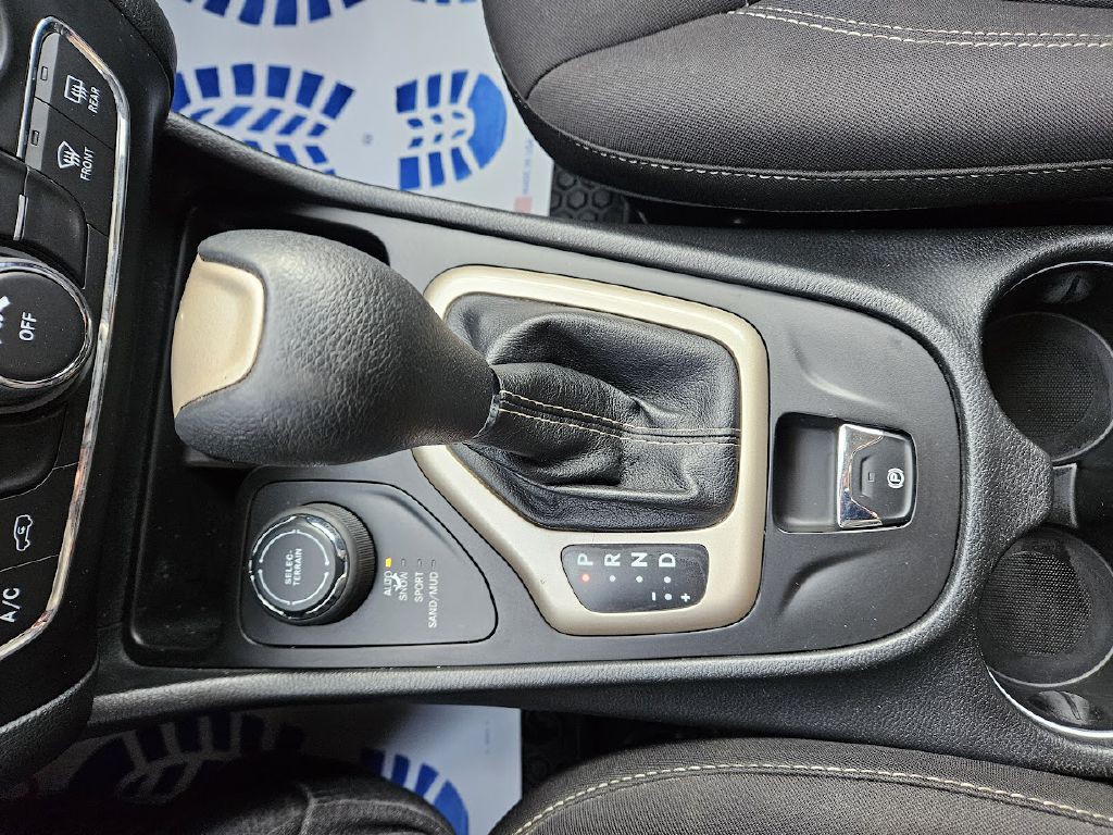 2014 Jeep Cherokee Image 32