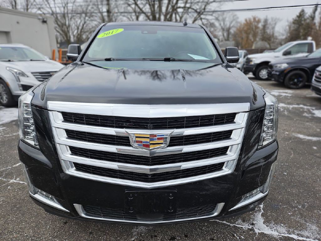 2017 Cadillac Escalade Image 2