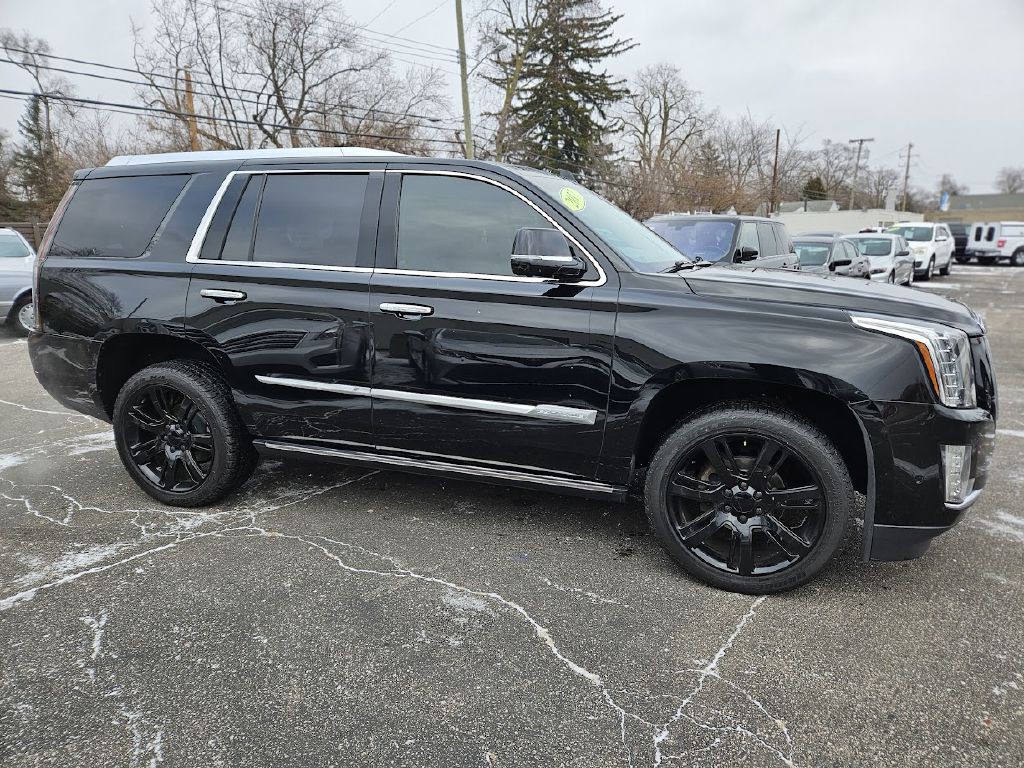 2017 Cadillac Escalade Image 3