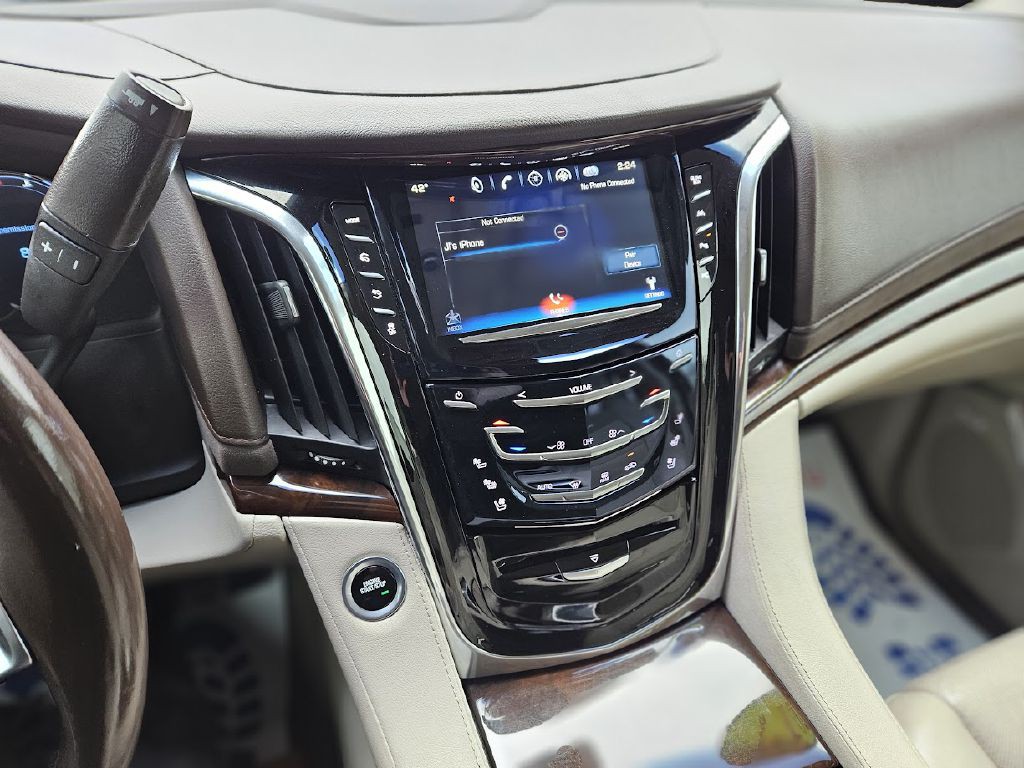 2017 Cadillac Escalade Image 11