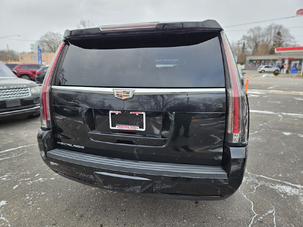2017 Cadillac Escalade Image 21