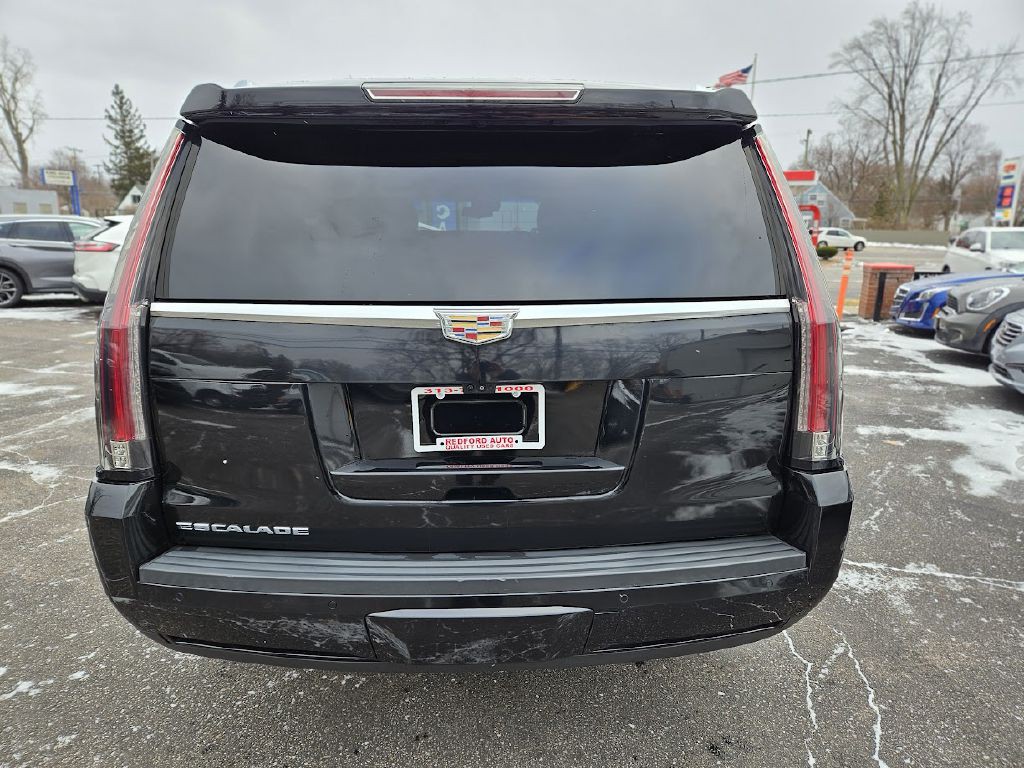 2017 Cadillac Escalade Image 22