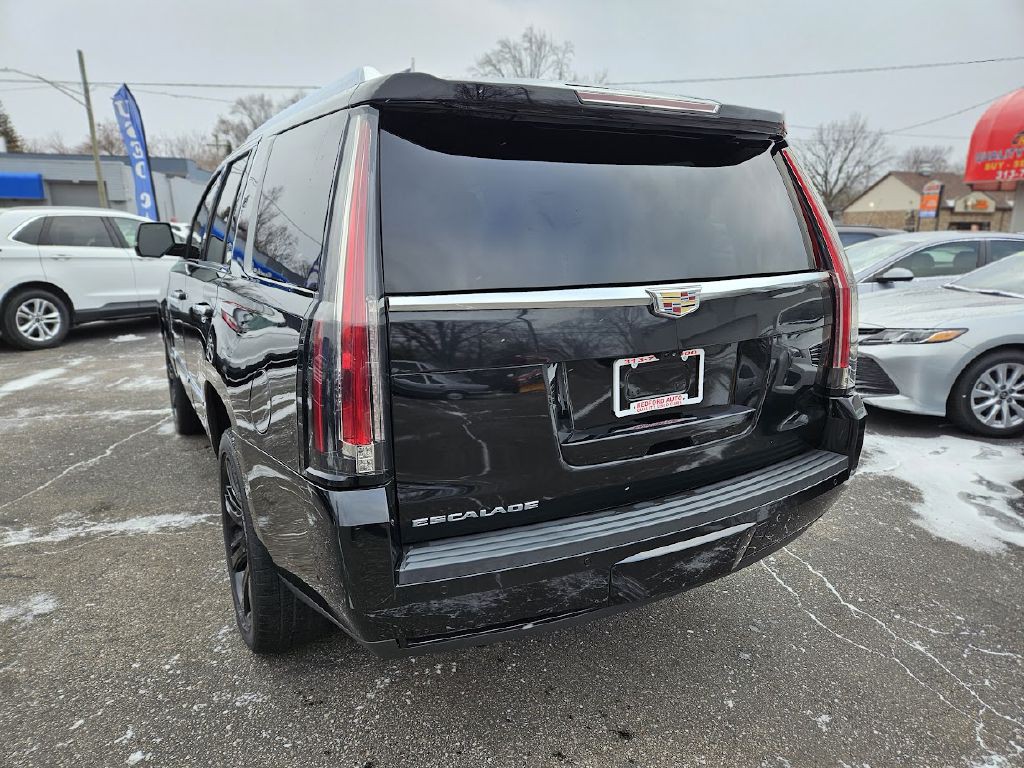 2017 Cadillac Escalade Image 23