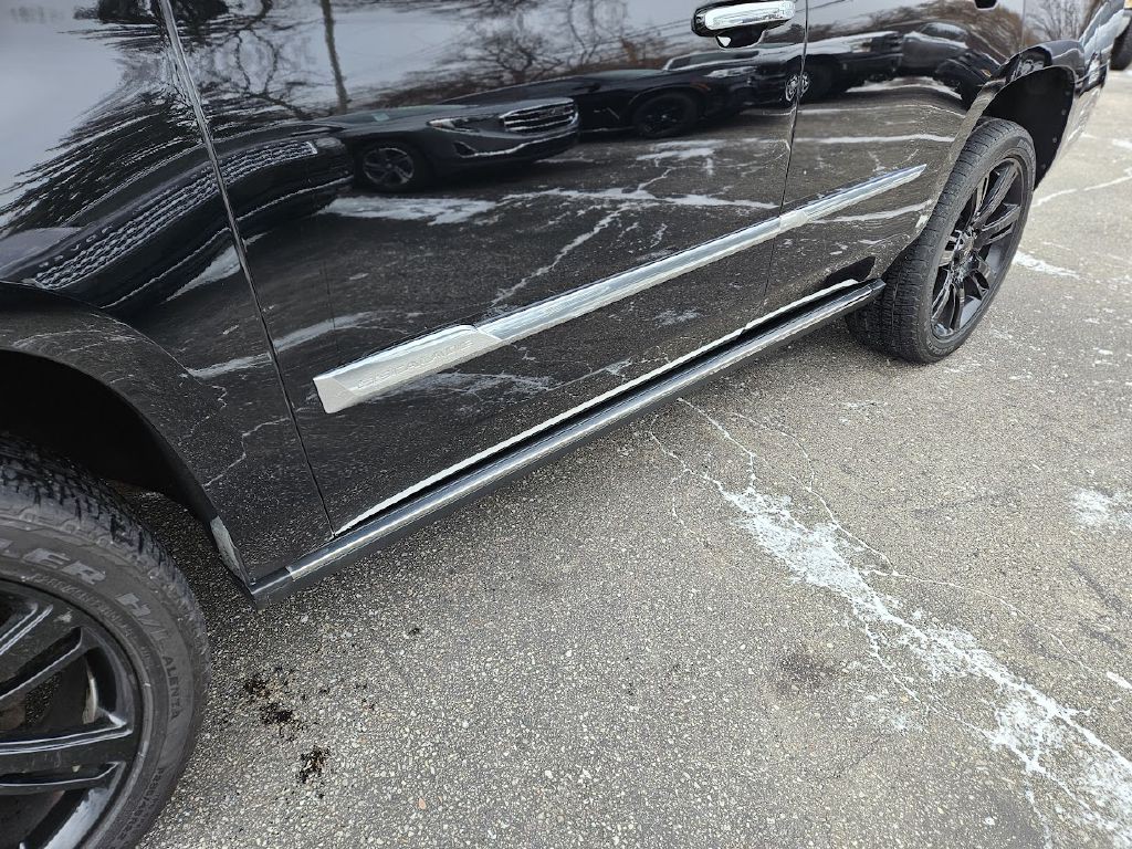 2017 Cadillac Escalade Image 27