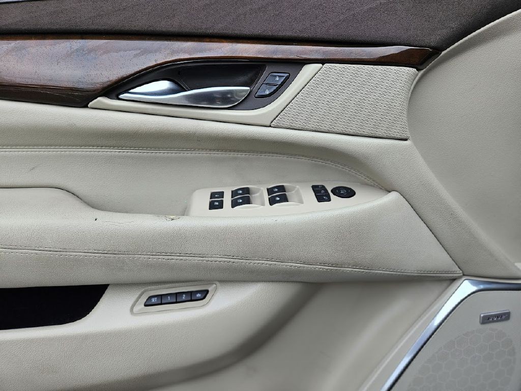 2017 Cadillac Escalade Image 29