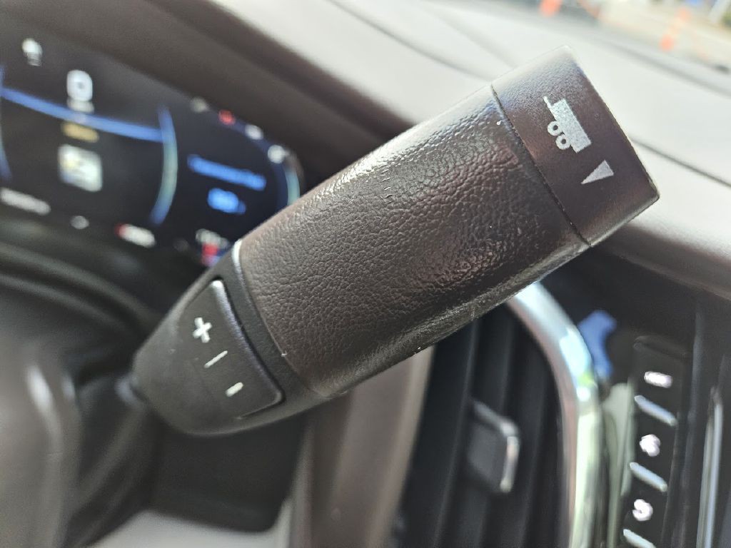 2017 Cadillac Escalade Image 35