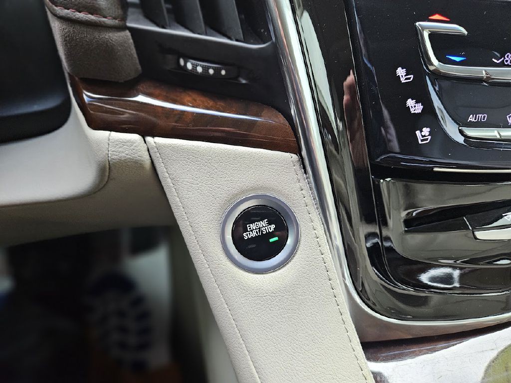 2017 Cadillac Escalade Image 36
