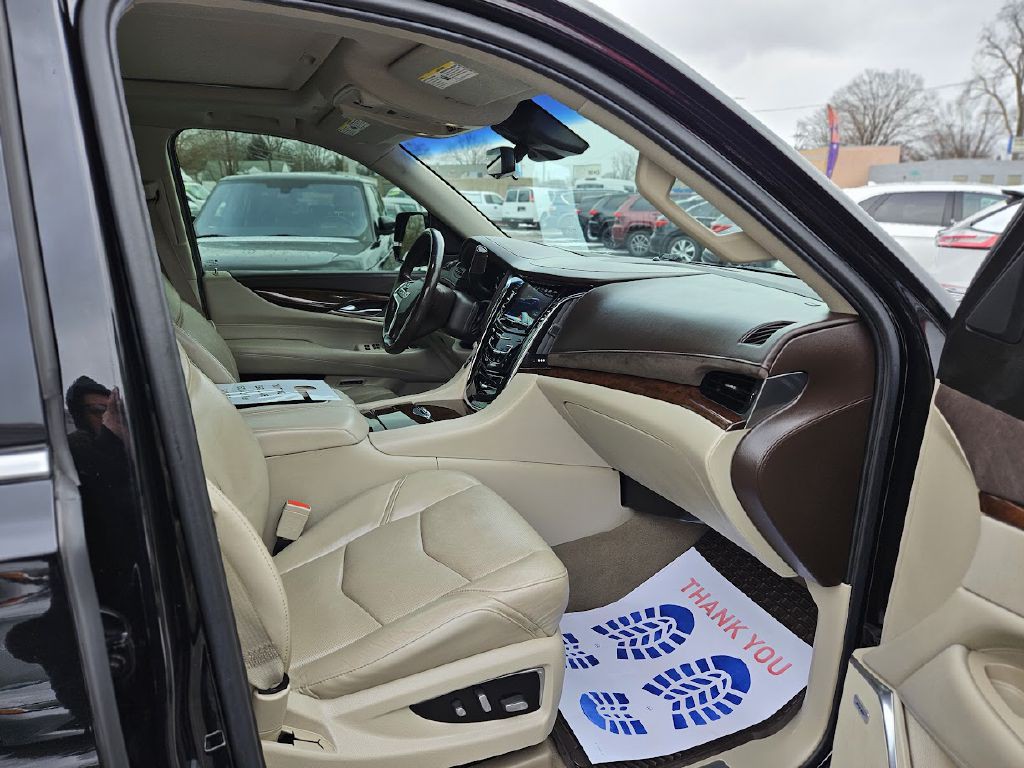 2017 Cadillac Escalade Image 48