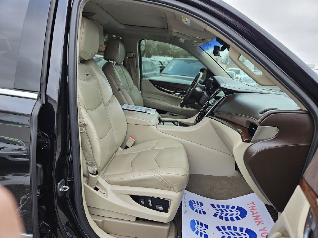 2017 Cadillac Escalade Image 52