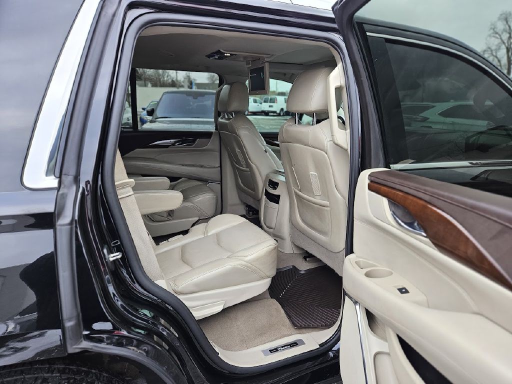 2017 Cadillac Escalade Image 54