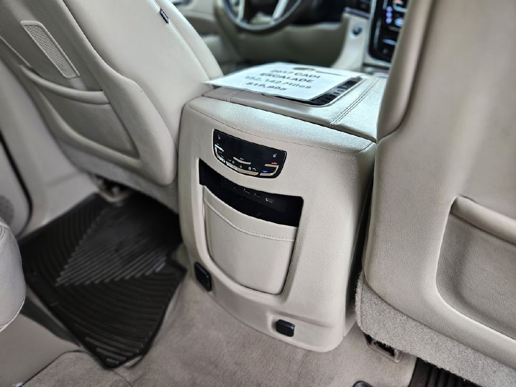 2017 Cadillac Escalade Image 56