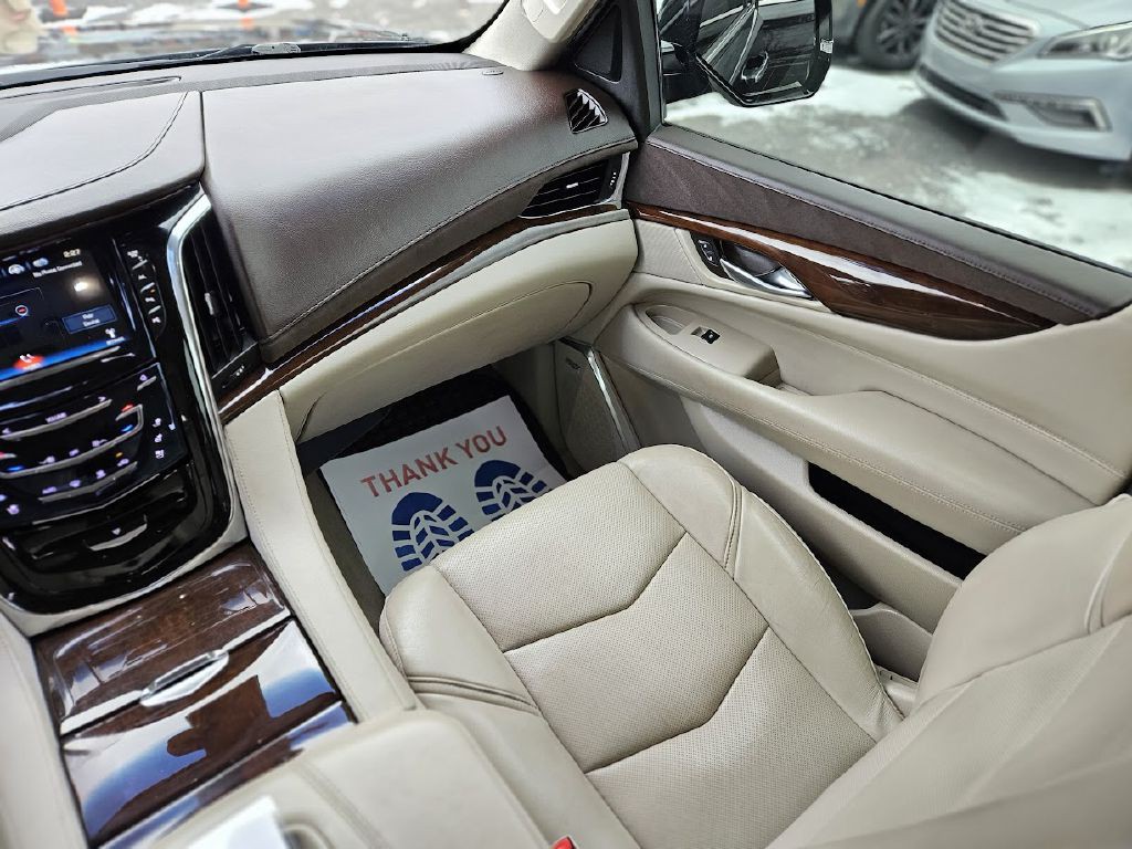 2017 Cadillac Escalade Image 58