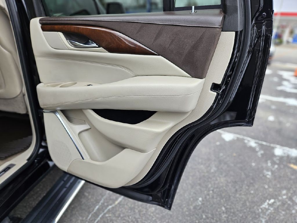 2017 Cadillac Escalade Image 59