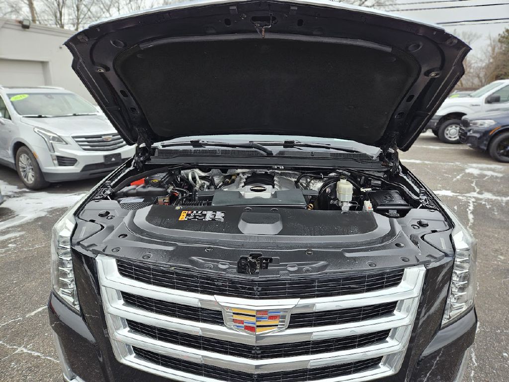 2017 Cadillac Escalade Image 60