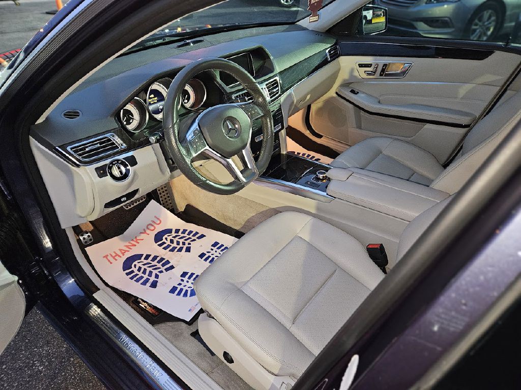 2016 Mercedes-Benz E-Class Image 12