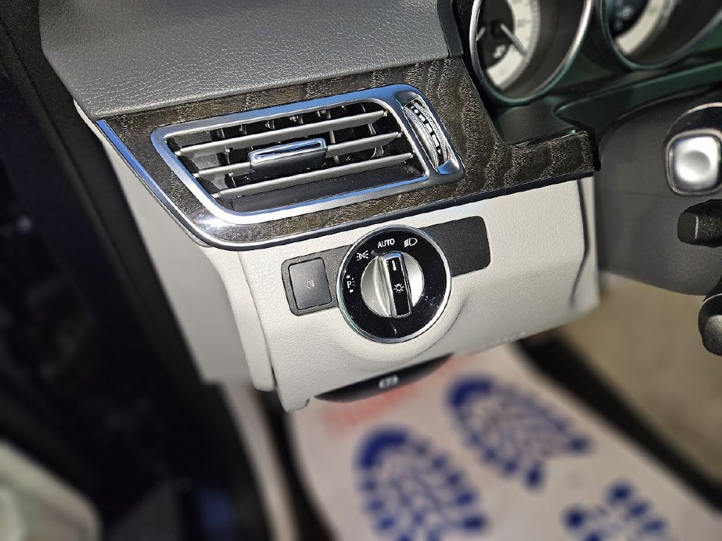 2016 Mercedes-Benz E-Class Image 15