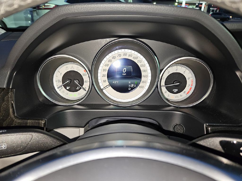 2016 Mercedes-Benz E-Class Image 20