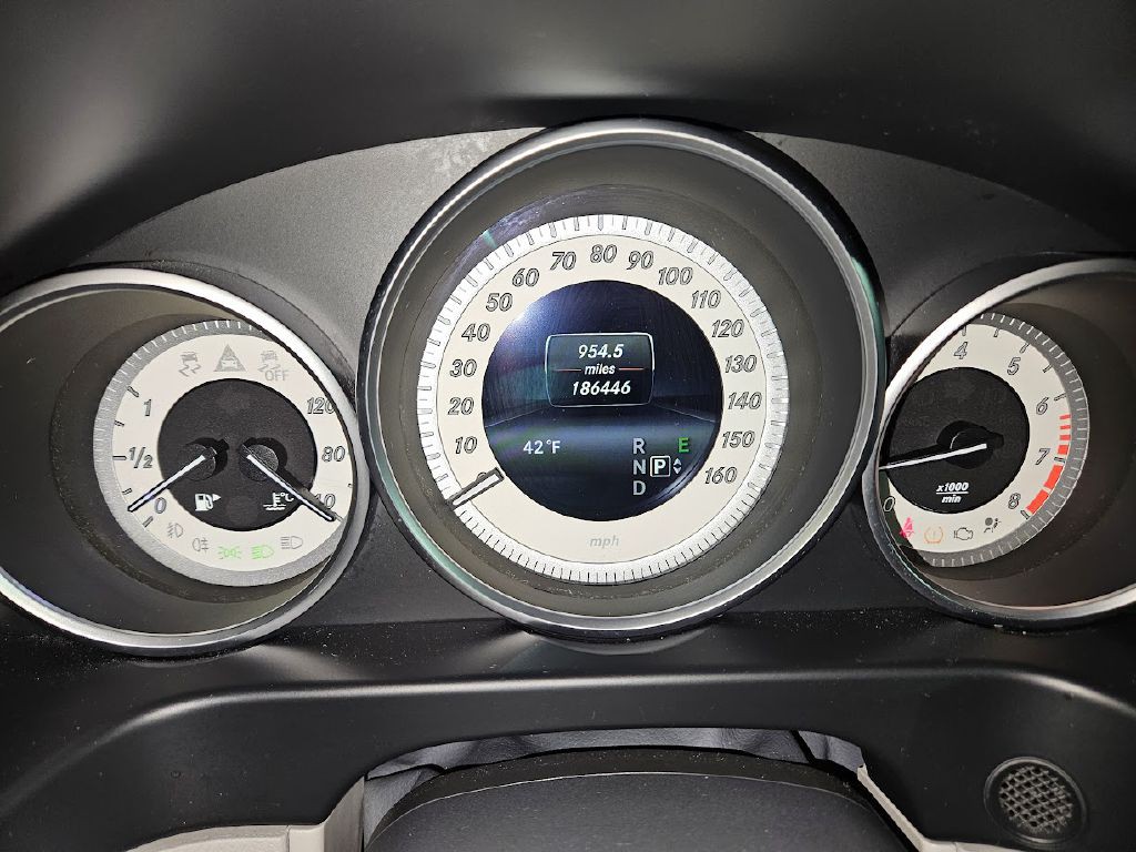 2016 Mercedes-Benz E-Class Image 21