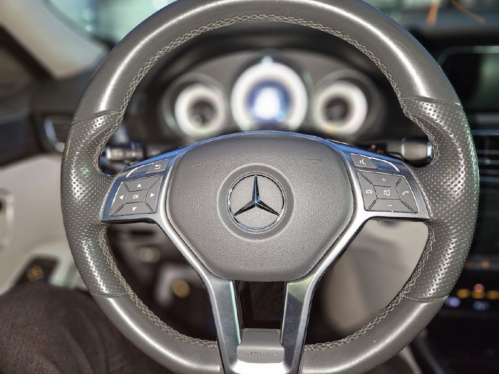 2016 Mercedes-Benz E-Class Image 22