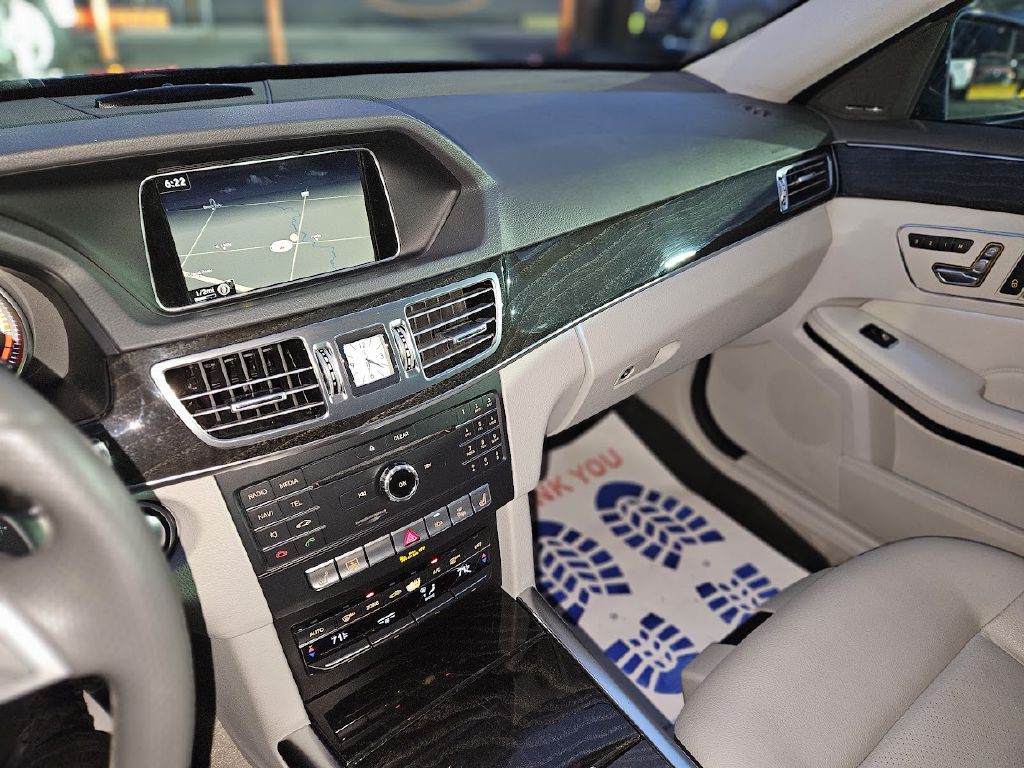 2016 Mercedes-Benz E-Class Image 25