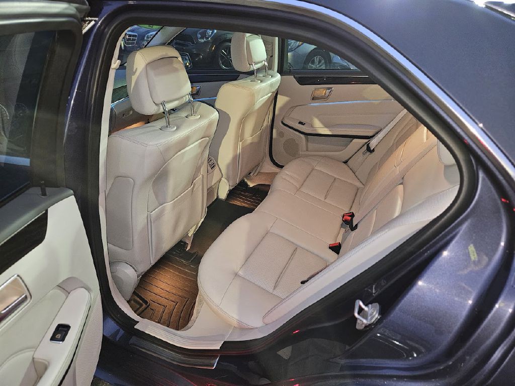 2016 Mercedes-Benz E-Class Image 32