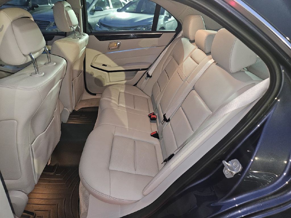 2016 Mercedes-Benz E-Class Image 33