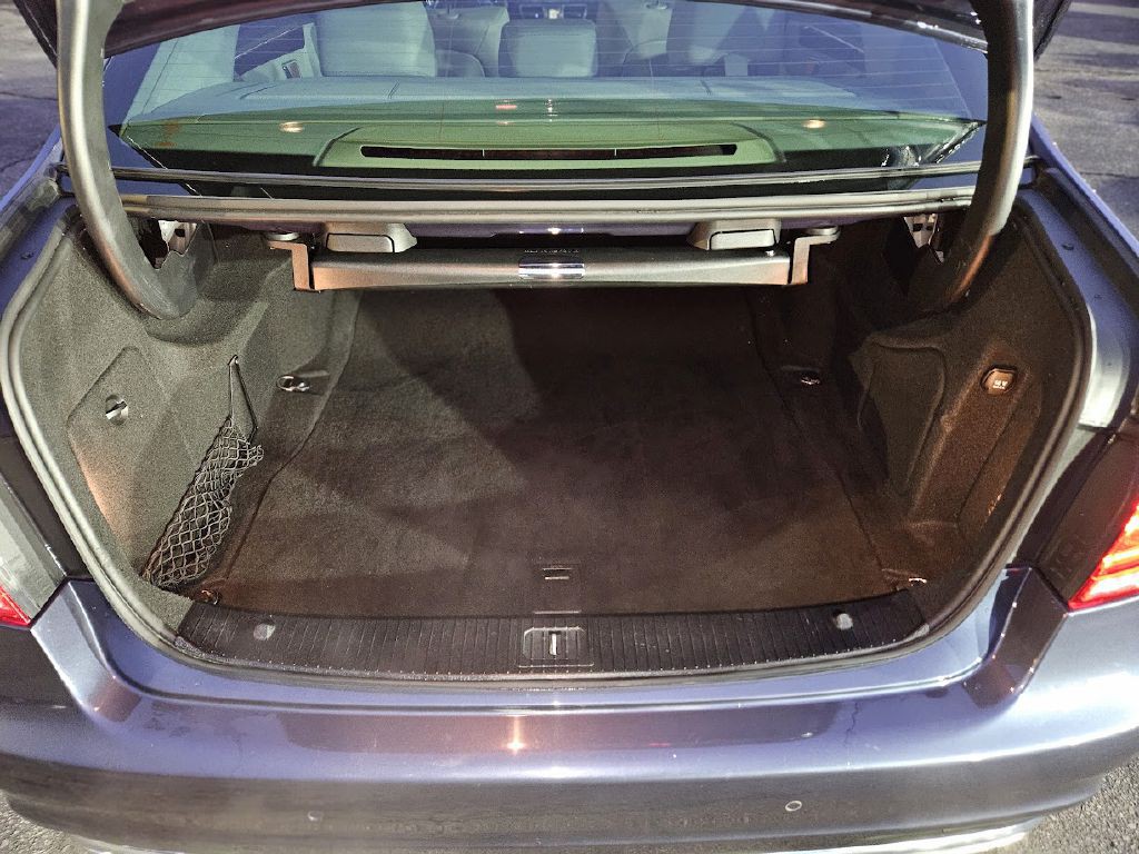 2016 Mercedes-Benz E-Class Image 36