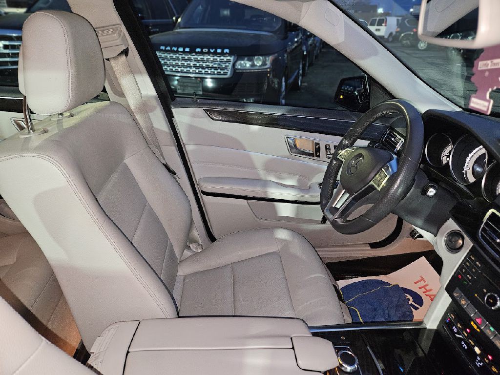 2016 Mercedes-Benz E-Class Image 40