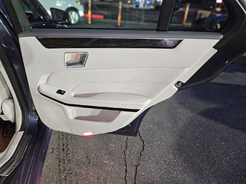 2016 Mercedes-Benz E-Class Image 48