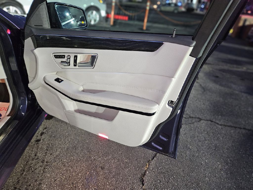 2016 Mercedes-Benz E-Class Image 49