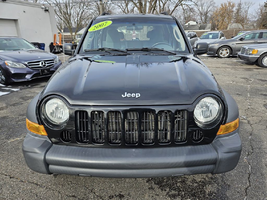 2007 Jeep Liberty Image 2
