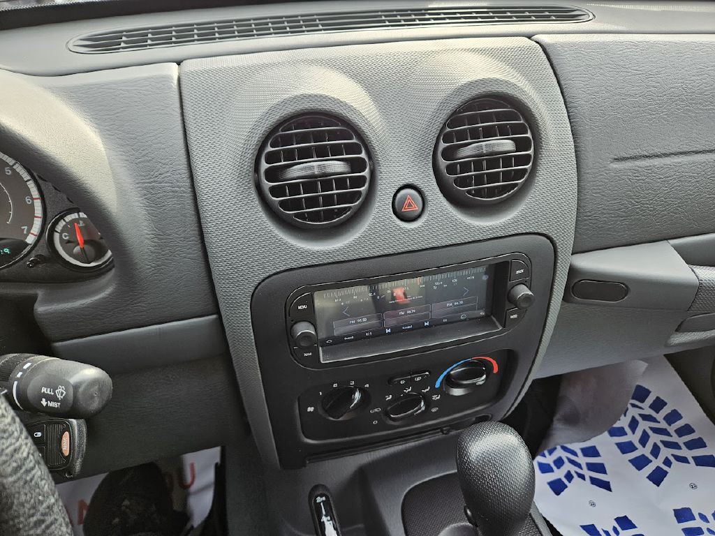 2007 Jeep Liberty Image 21