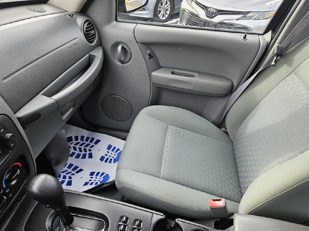 2007 Jeep Liberty Image 23