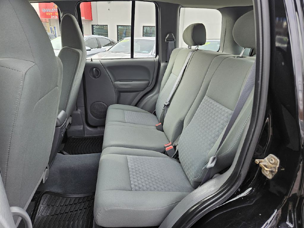 2007 Jeep Liberty Image 30