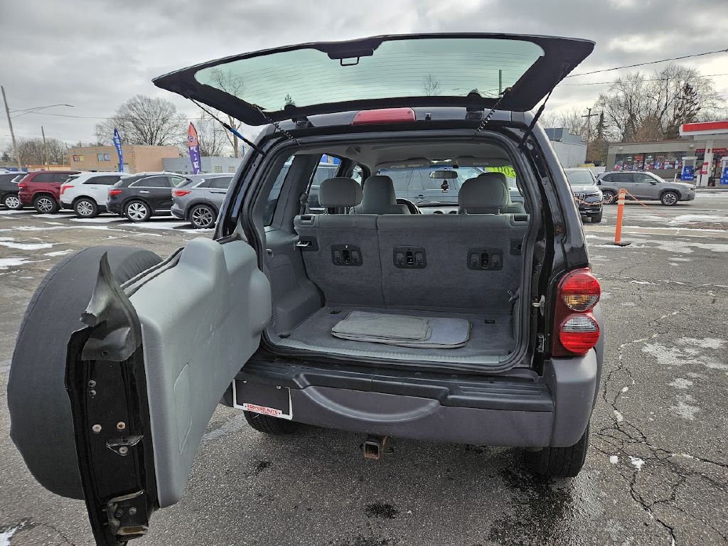 2007 Jeep Liberty Image 33