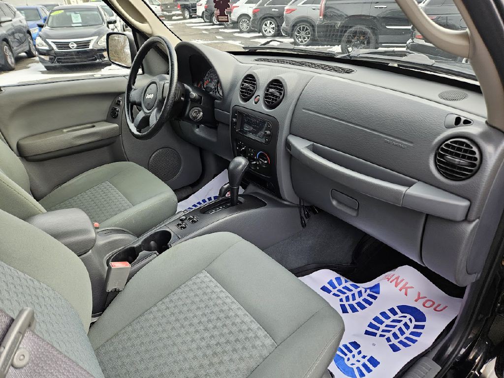 2007 Jeep Liberty Image 37