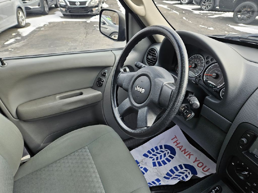 2007 Jeep Liberty Image 39