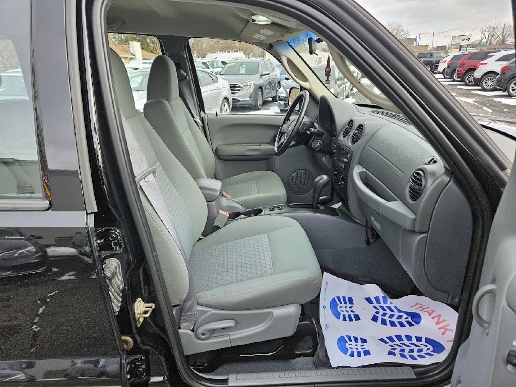 2007 Jeep Liberty Image 41