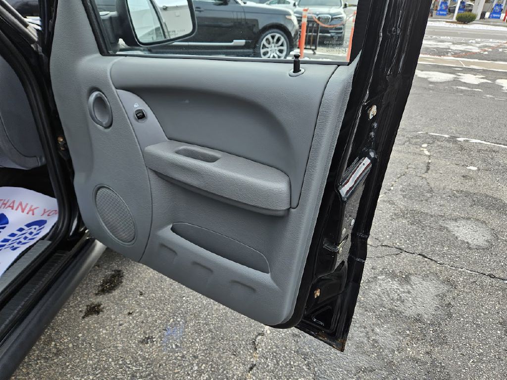 2007 Jeep Liberty Image 42