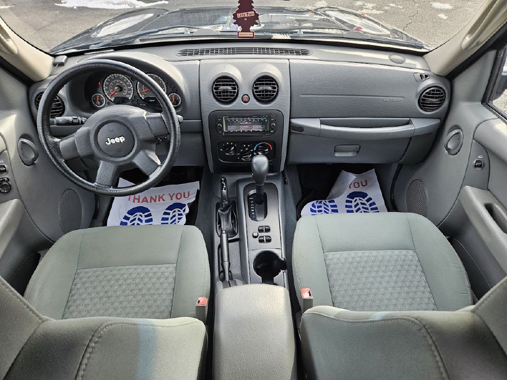 2007 Jeep Liberty Image 46
