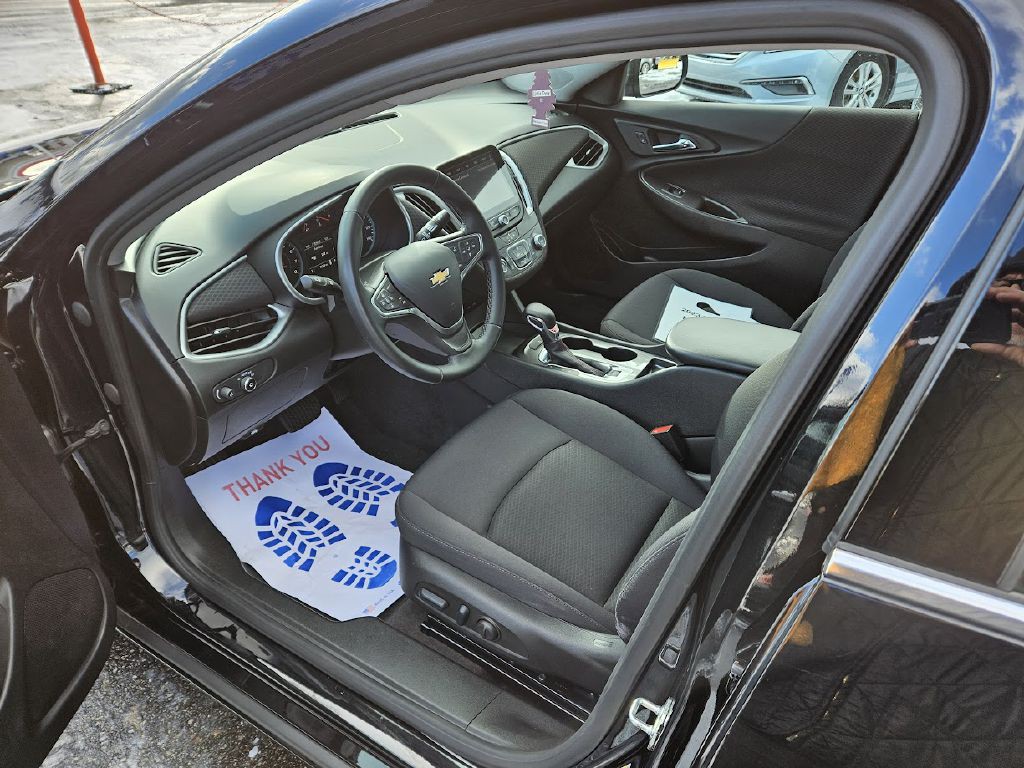 2023 Chevrolet Malibu Image 8