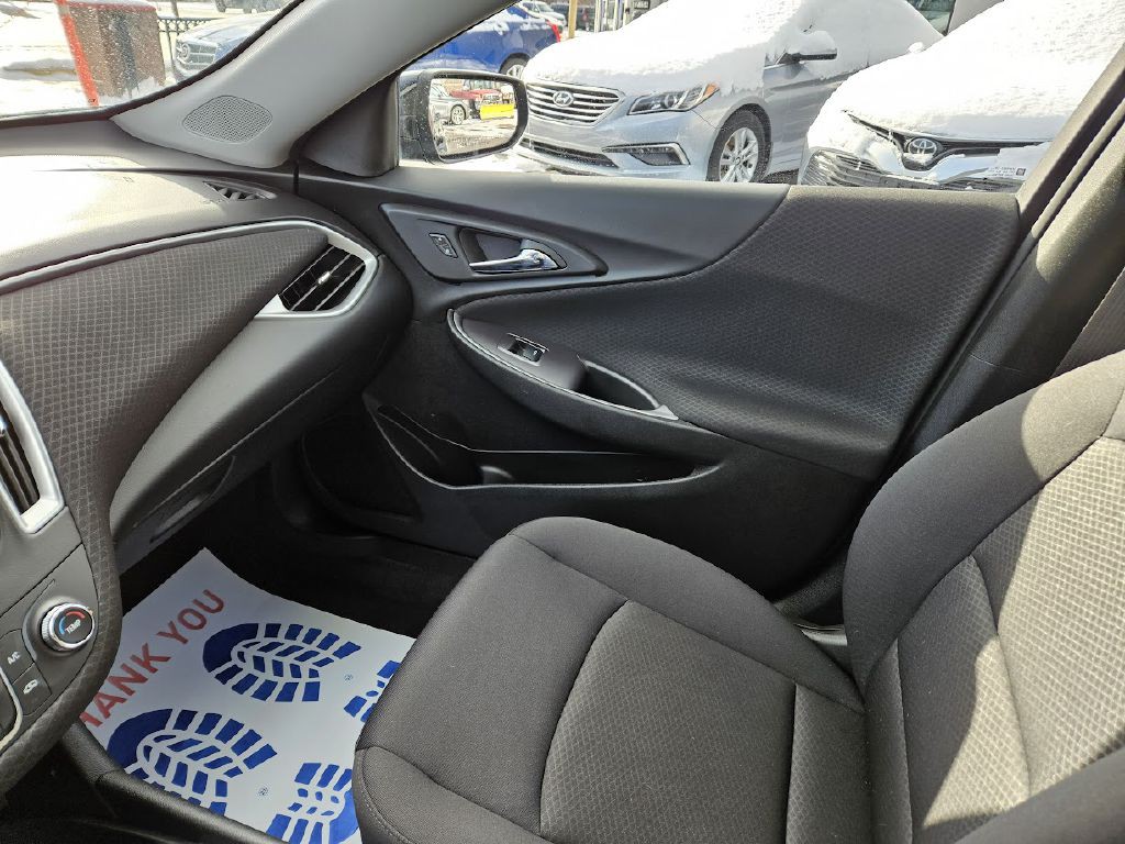 2023 Chevrolet Malibu Image 24