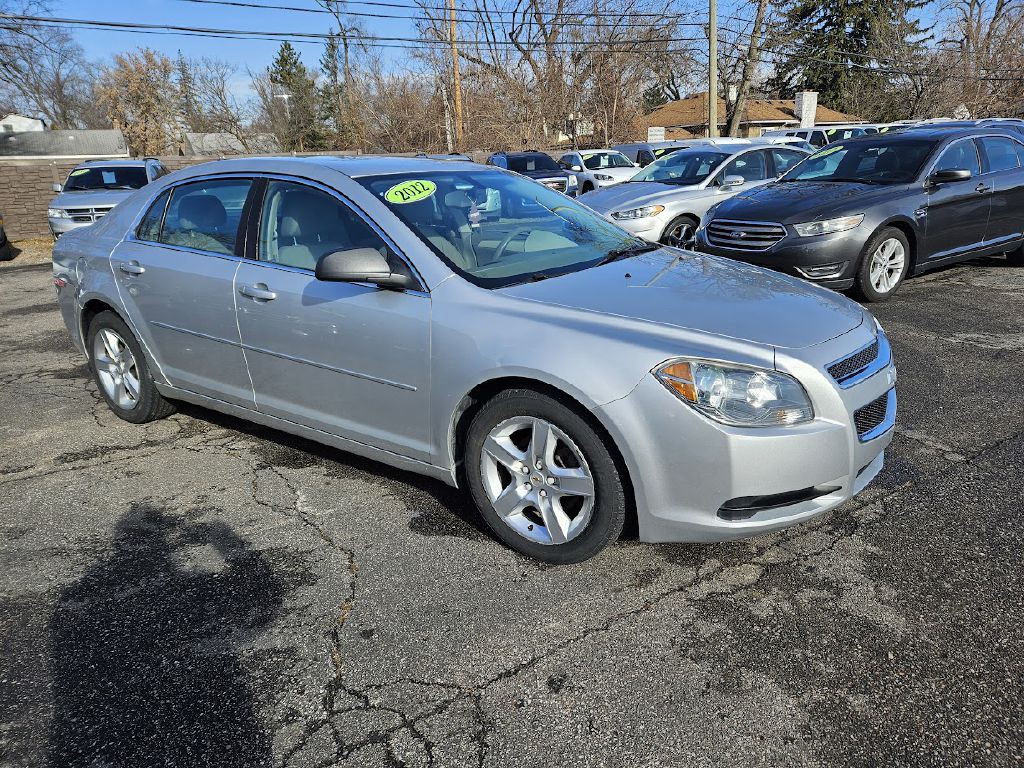 2012 Chevrolet Malibu Image 2