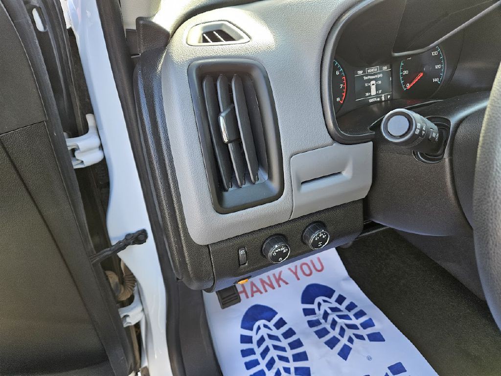 2015 Chevrolet Colorado Image 25